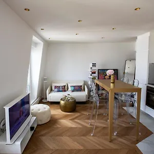 Parc Monceau Flat Paris